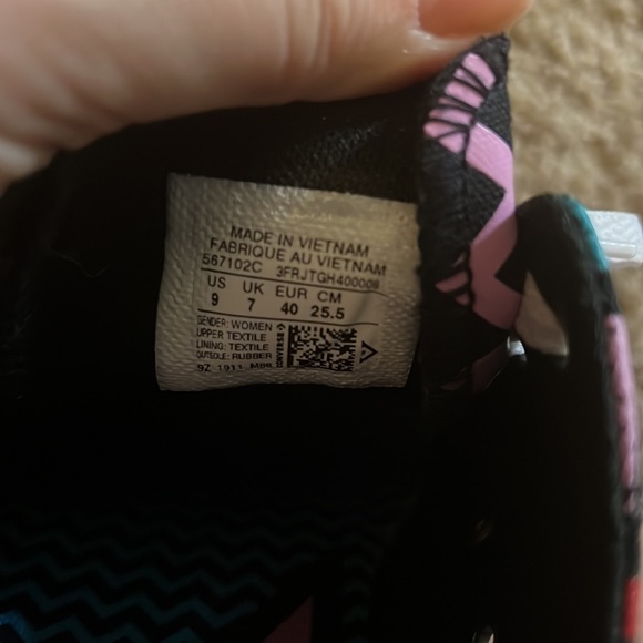 Converse - Picture 6 of 6